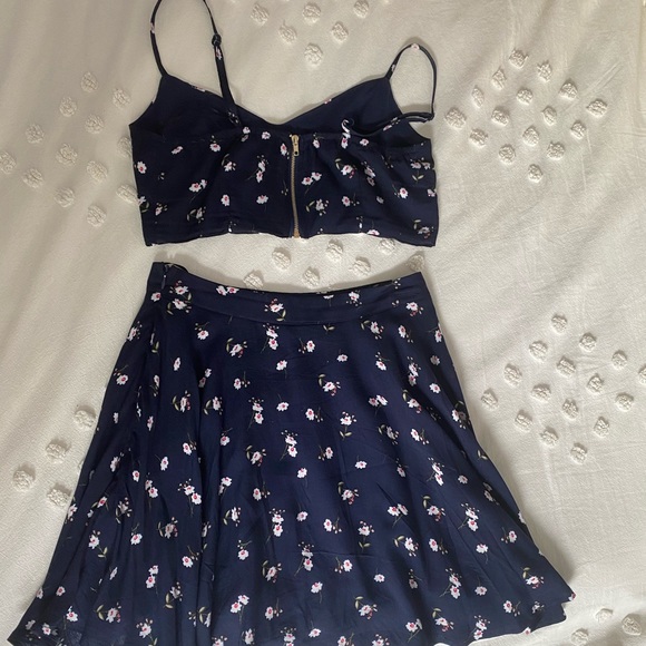 Adorable 2-Piece Floral Set🌸 - Picture 4 of 8